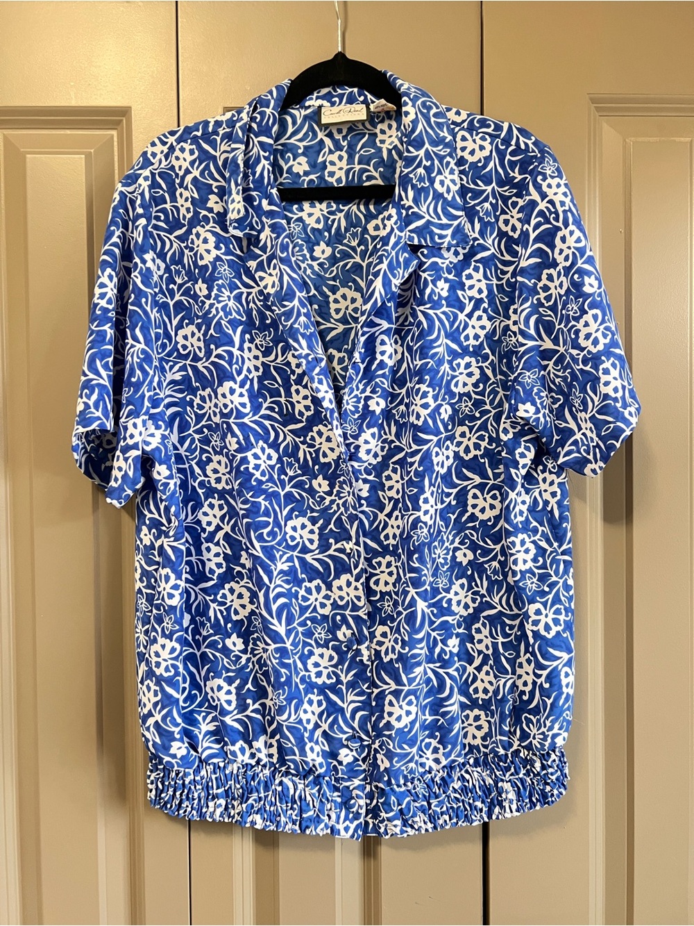 🌸3/$20🌸Blue Floral Short-Sleeve Button-Front Blouse